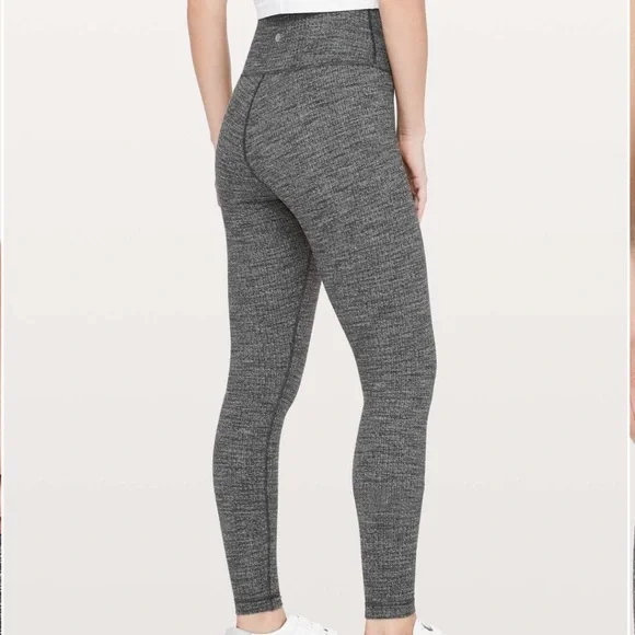 Lululemon Grey knit Wunder Under High Rise Tight 31”